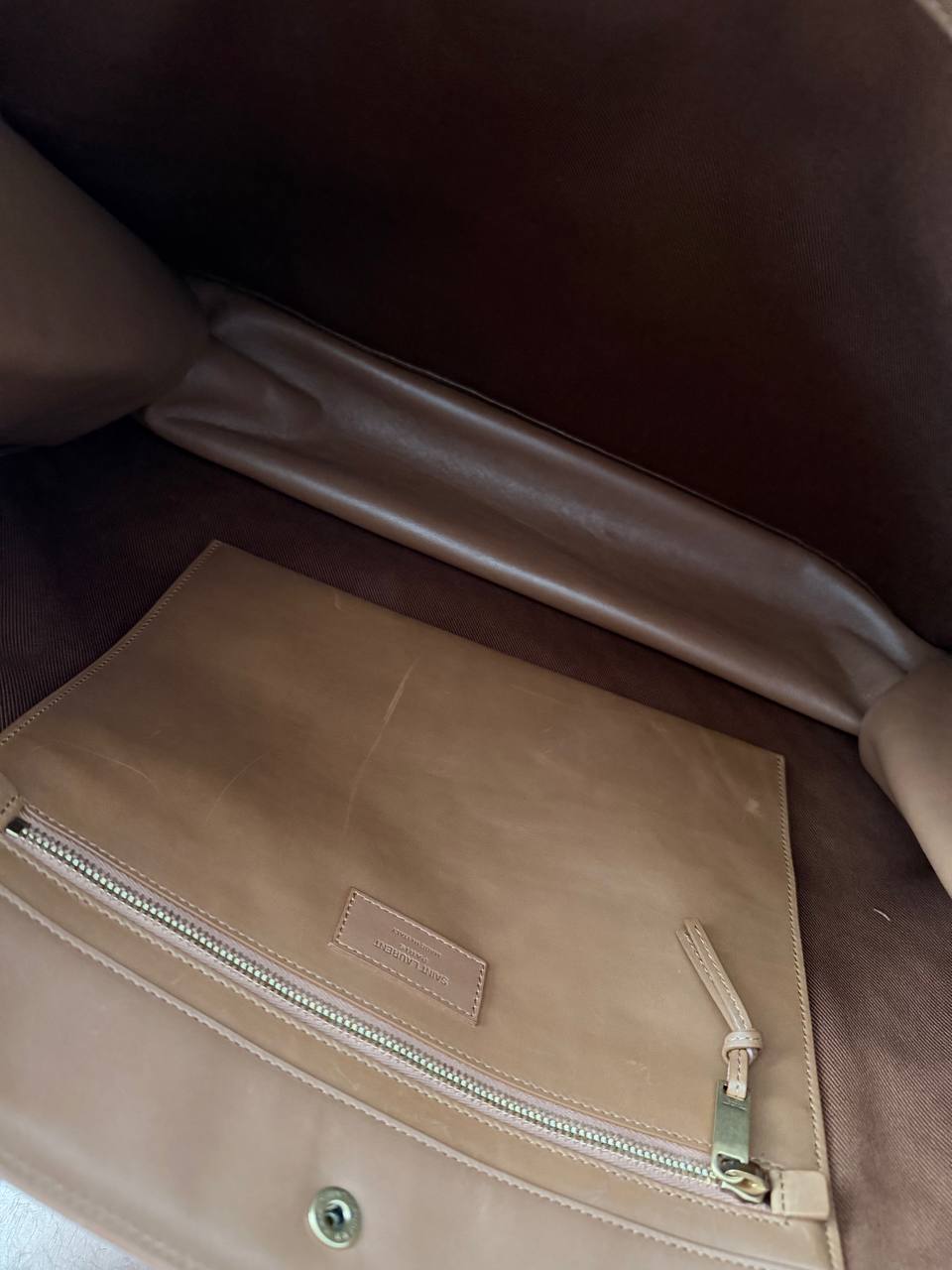 Bolso Tote Saint Laurent Rive Gauche en Rafia Trenzada y Piel Marrón