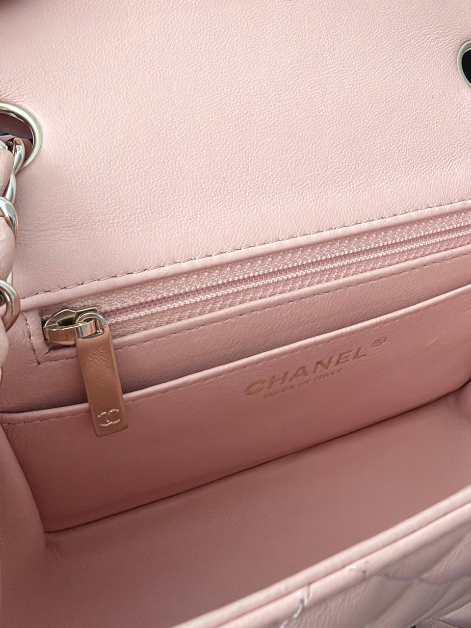 Bolso Chanel Mini Classic Flap Bag en Piel Lambskin Rosa Pastel