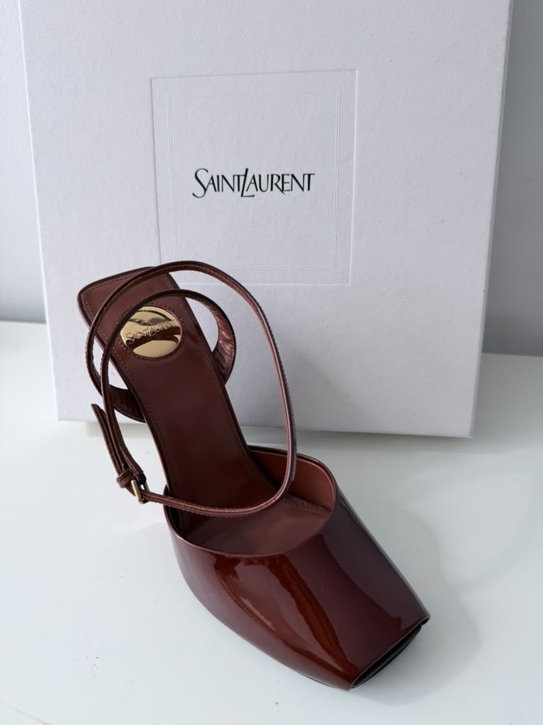 Sandalias Saint Laurent Anves / Slingback en Piel Charol Marrón Oscuro con Cintas Cruzadas