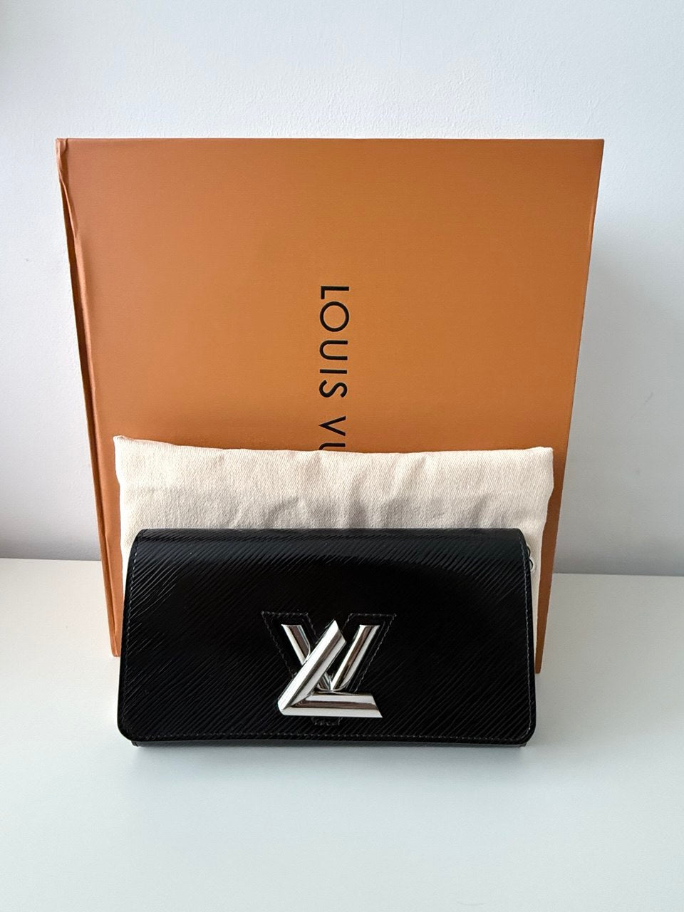 Structured Black Bag | Pre Loved Luxury Shoulder Bag