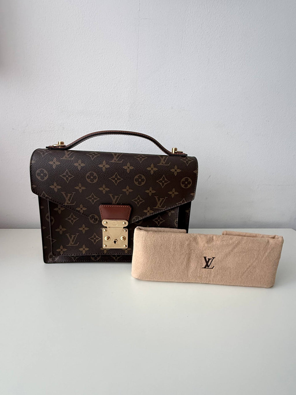 Pochette Métis Monogram Crossbody — Excellent Condition