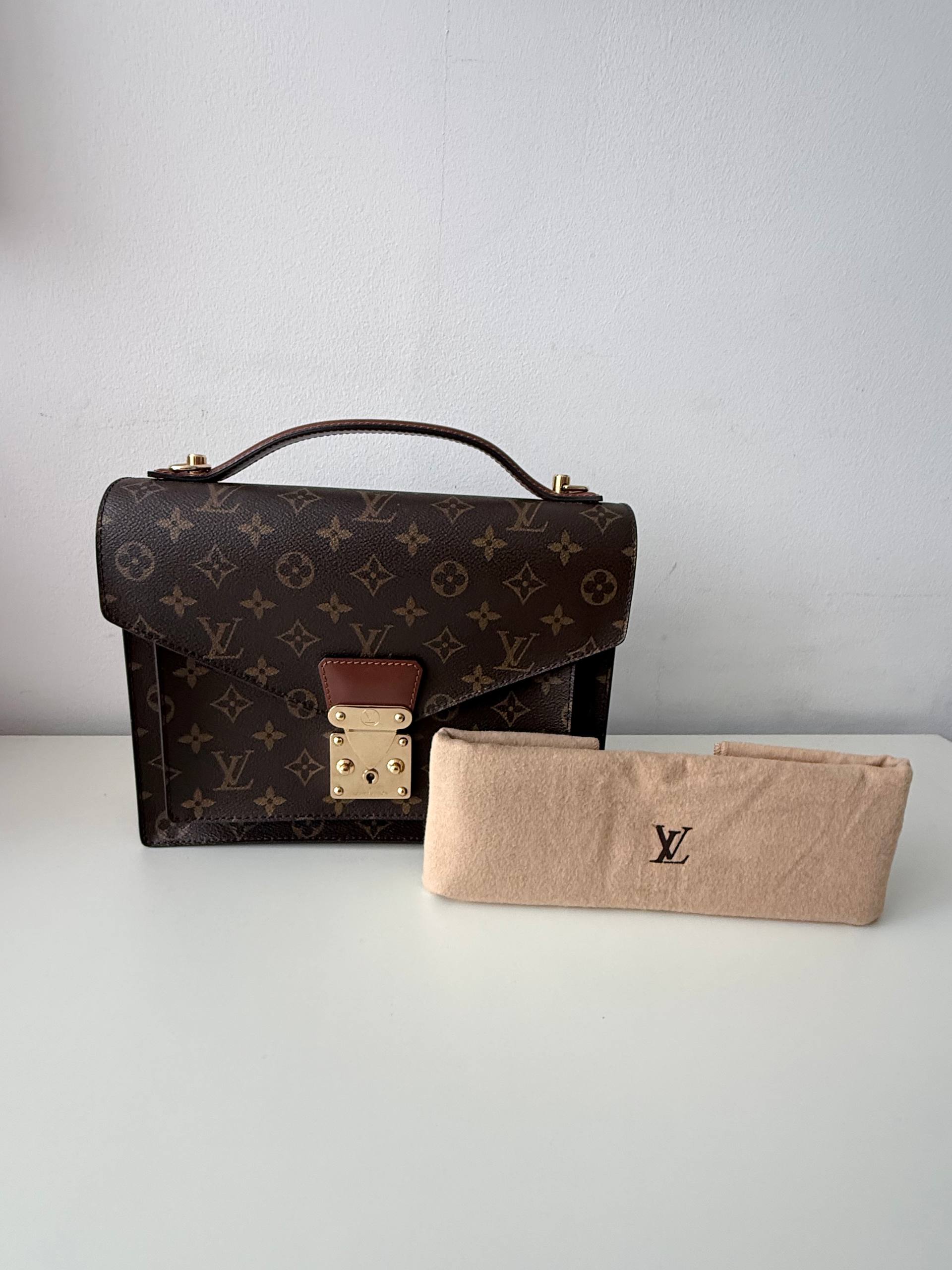 Pochette Métis Monogram Crossbody — Excellent Condition