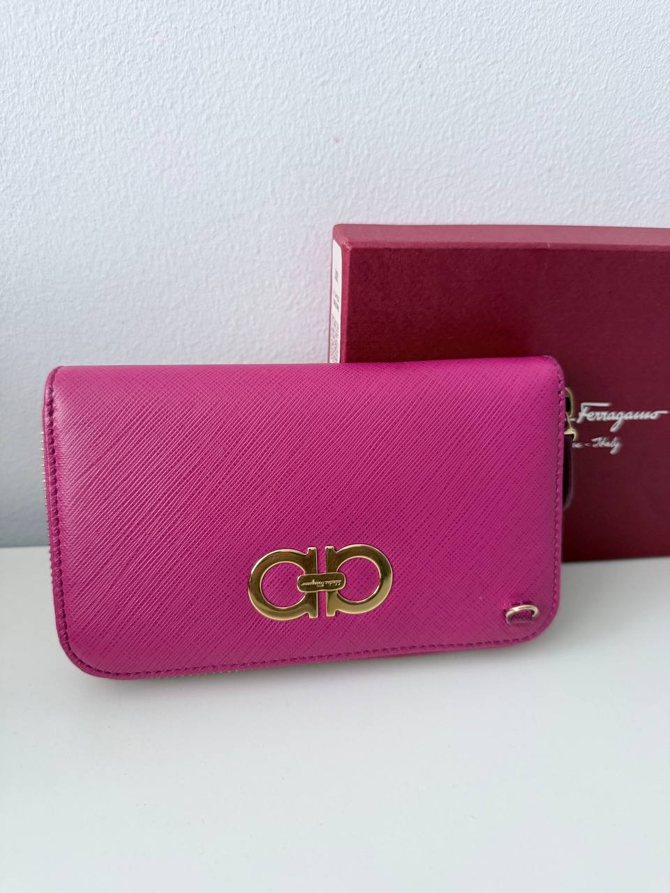 Saffiano Leather Zip-Around Wallet – Pre-Owned