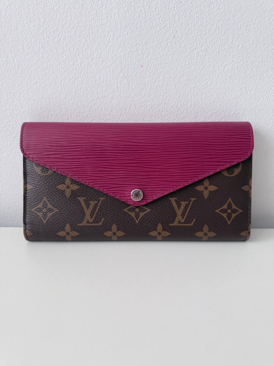 Sarah Wallet | Pre-Owned | Dust Bag Only | Like New