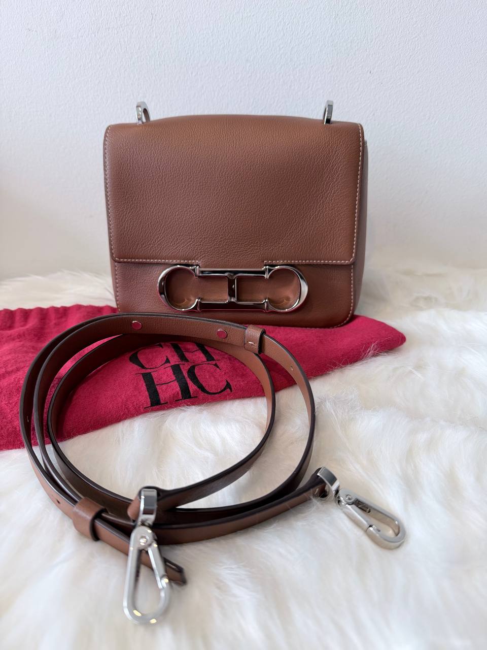 Insignia Leather Shoulder Bag – Brown – Pre-Loved | Full Set