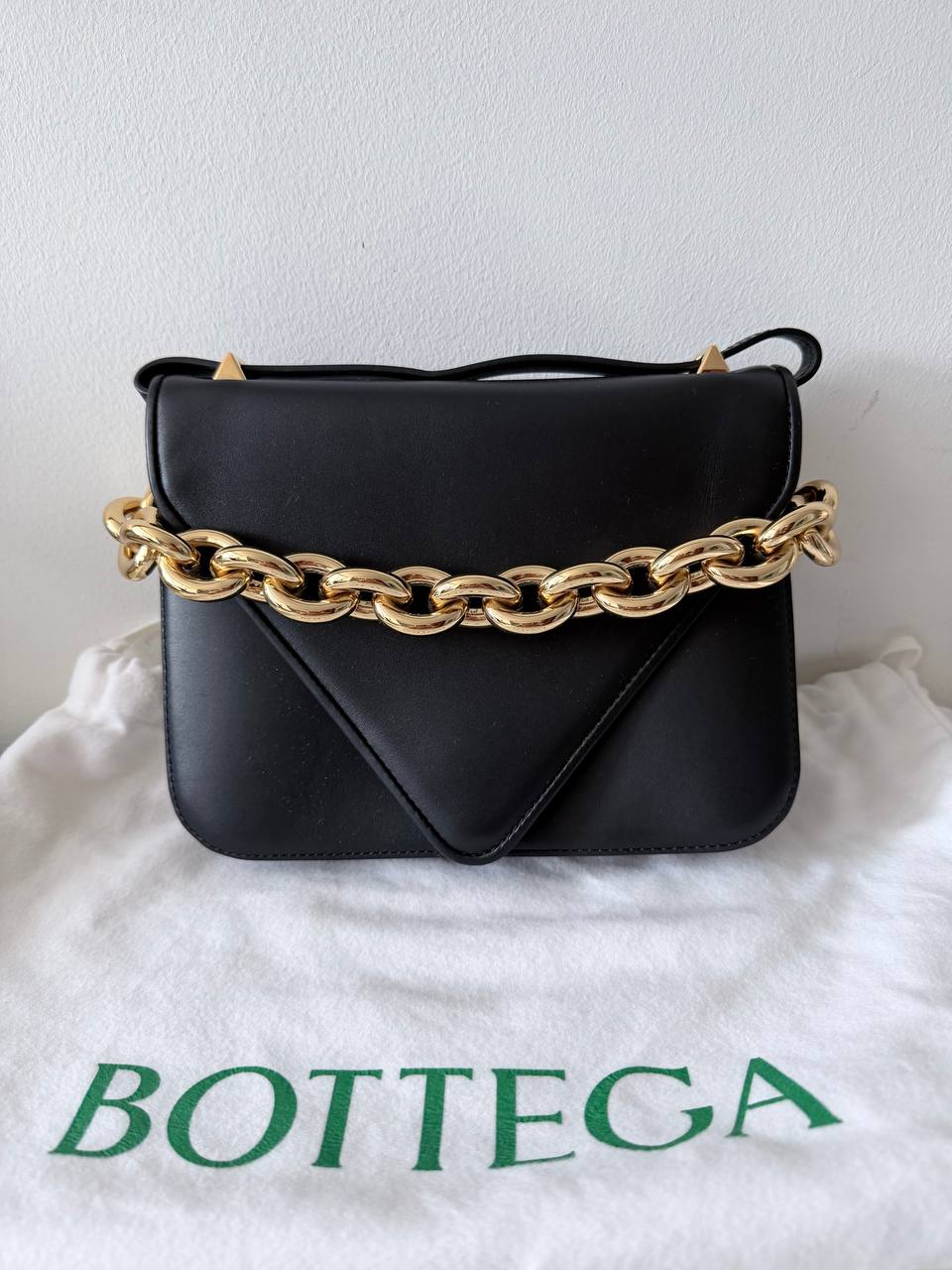 Pre-Owned Small Mount Crossbody Bag