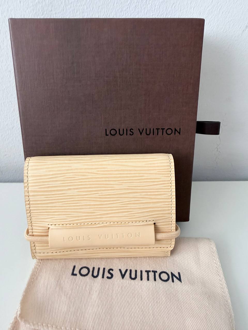 Cartera Louis Vuitton Porte-Valeurs en Cuero Epi Color Beige Vainilla