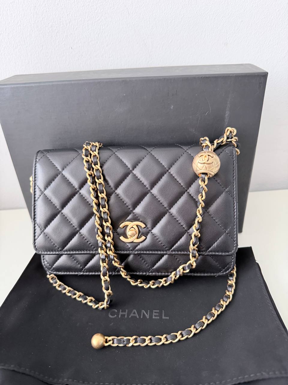 Bolso Wallet on Chain (WOC) Golden Ball en Piel Lambskin