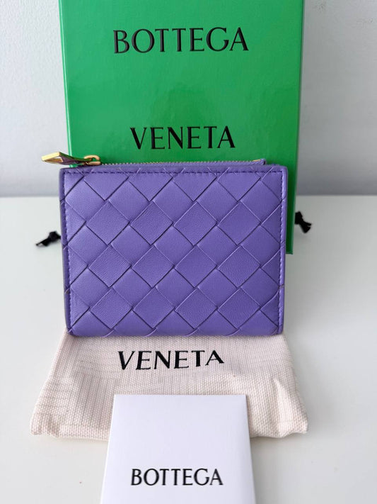 Cartera pequeña Intrecciato en Piel Morada