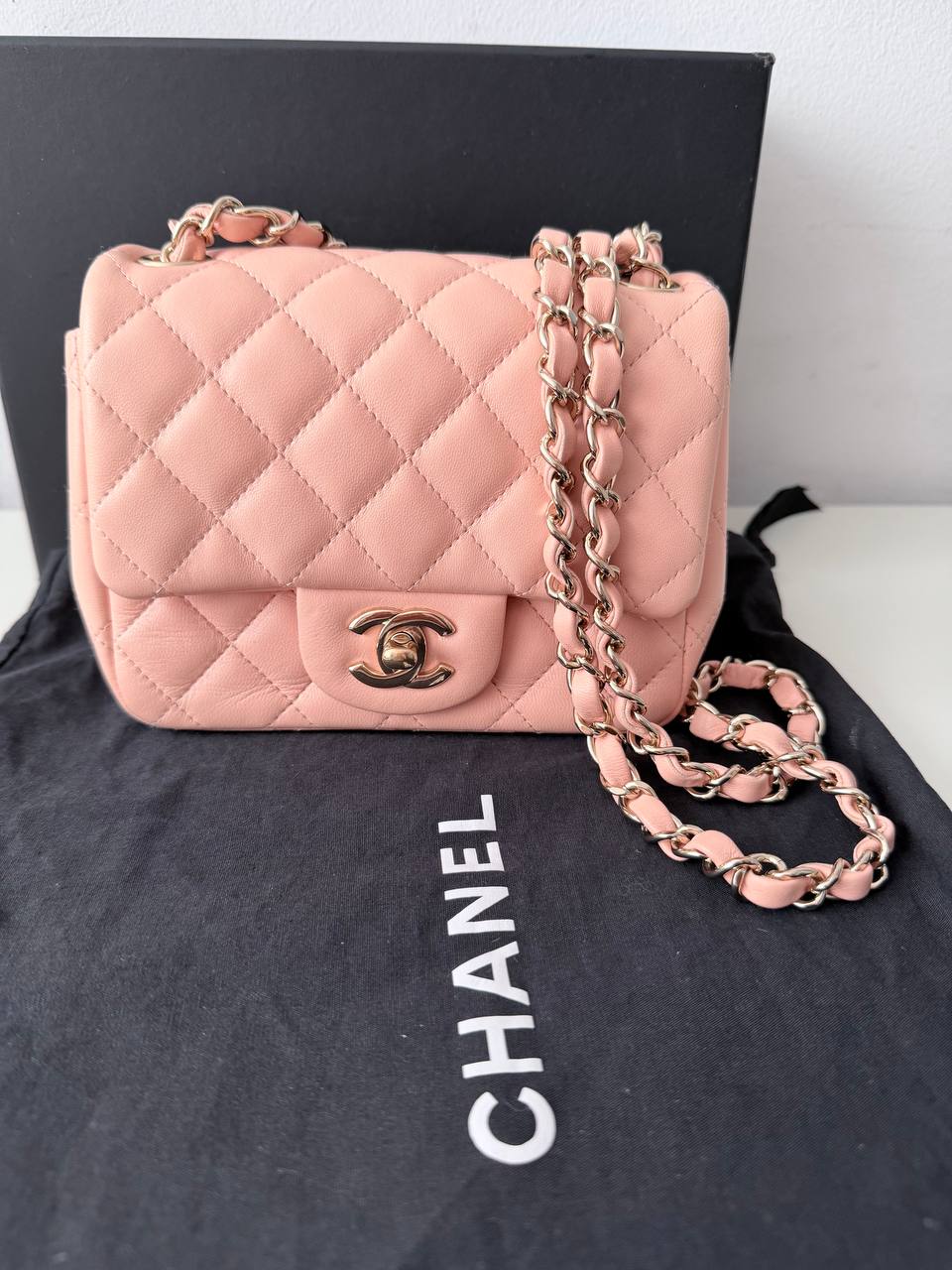 Bolso Chanel Mini Classic Flap Bag en Piel Lambskin Rosa Pastel