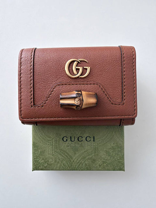 Tarjetero Gucci Bamboo Double G Card Case Wallet en Piel Marrón Suela