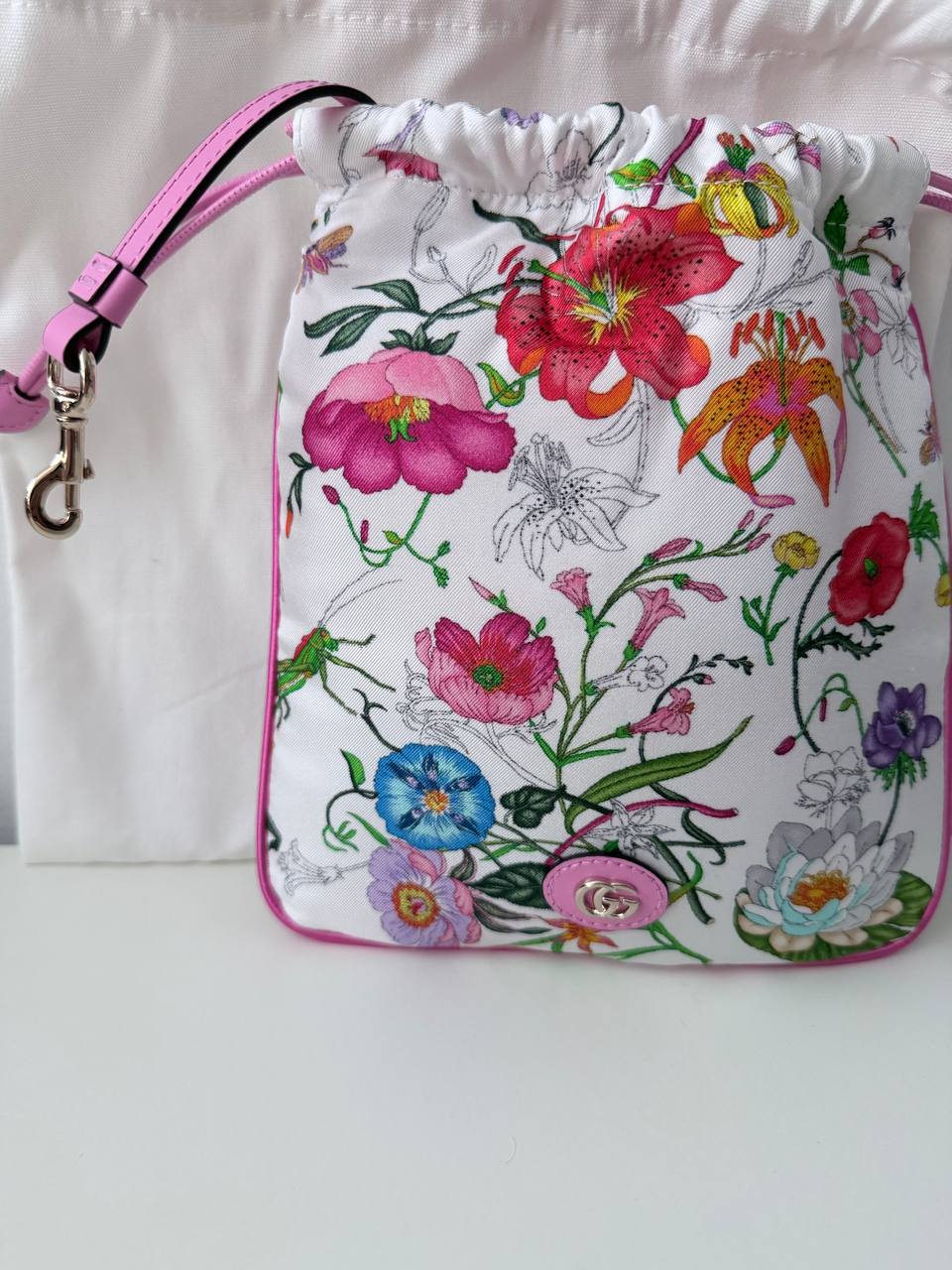 Neceser Gucci Flora Print Drawstring Pouch Bag en Nylon y Piel Rosa
