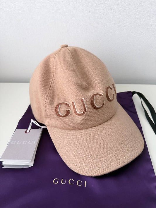 Gorra de Béisbol Gucci Embroidered Knit Baseball Cap en Lana Beige
