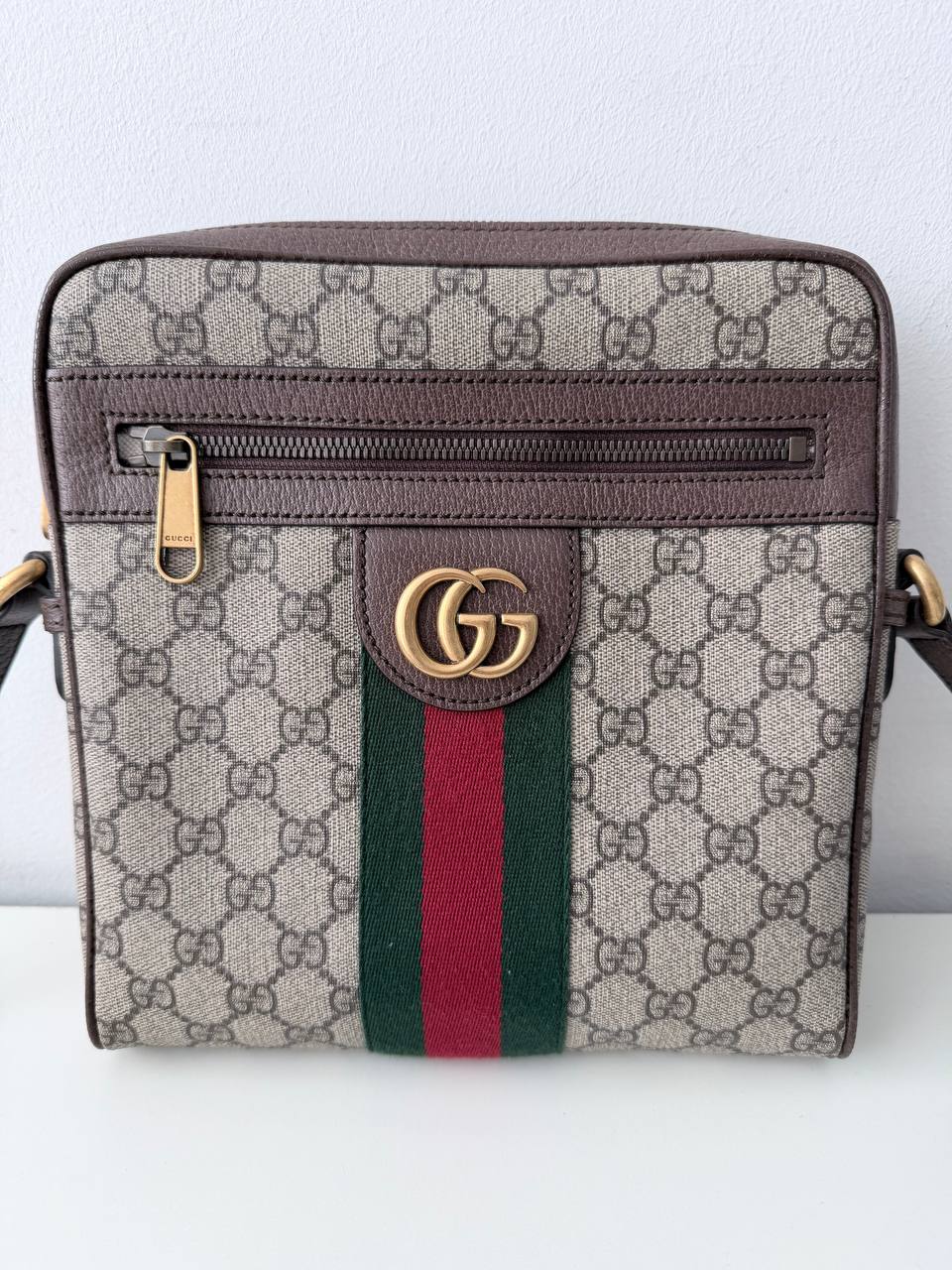 Gucci Ophidia GG Medium Messenger Crossbody Bag en Lona GG Supreme Beige y Ébano