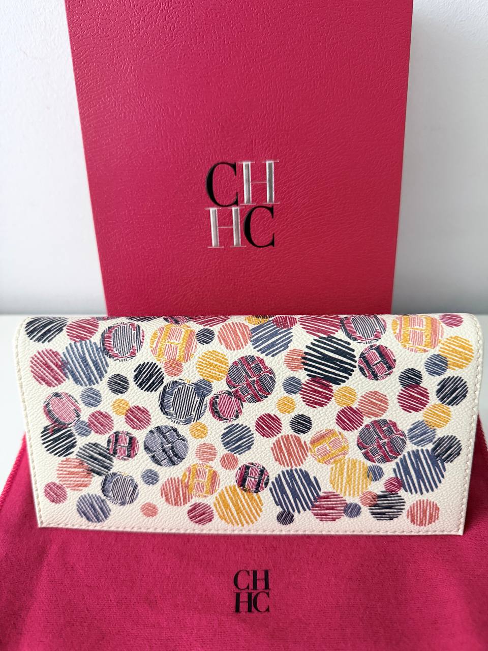Billetera Larga Carolina Herrera Polka Dot Circo Print Wallet en Piel Grabada Marfil Multicolor