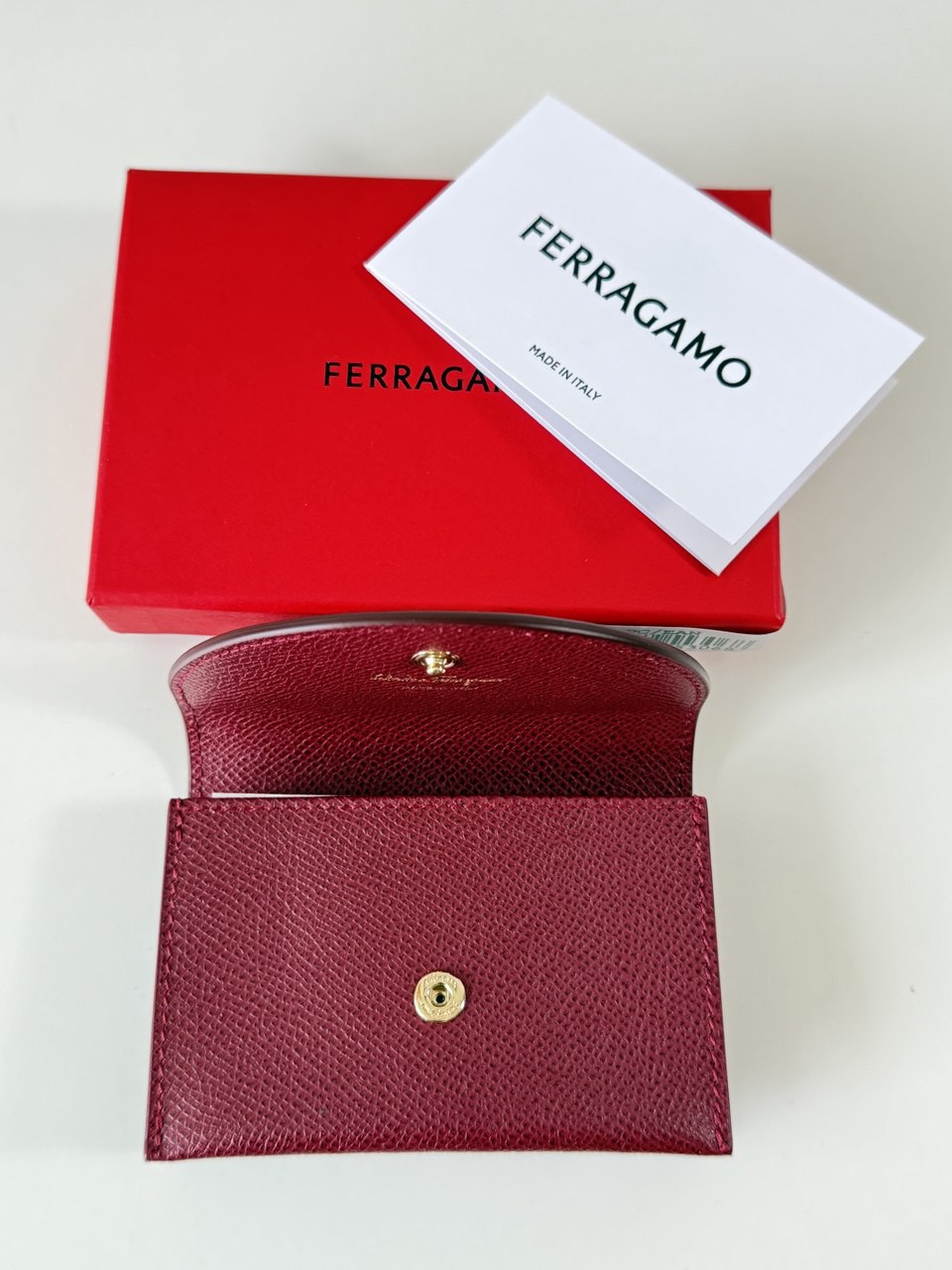 Pre-Owned PEBBLE CALF WALLET CARMINE