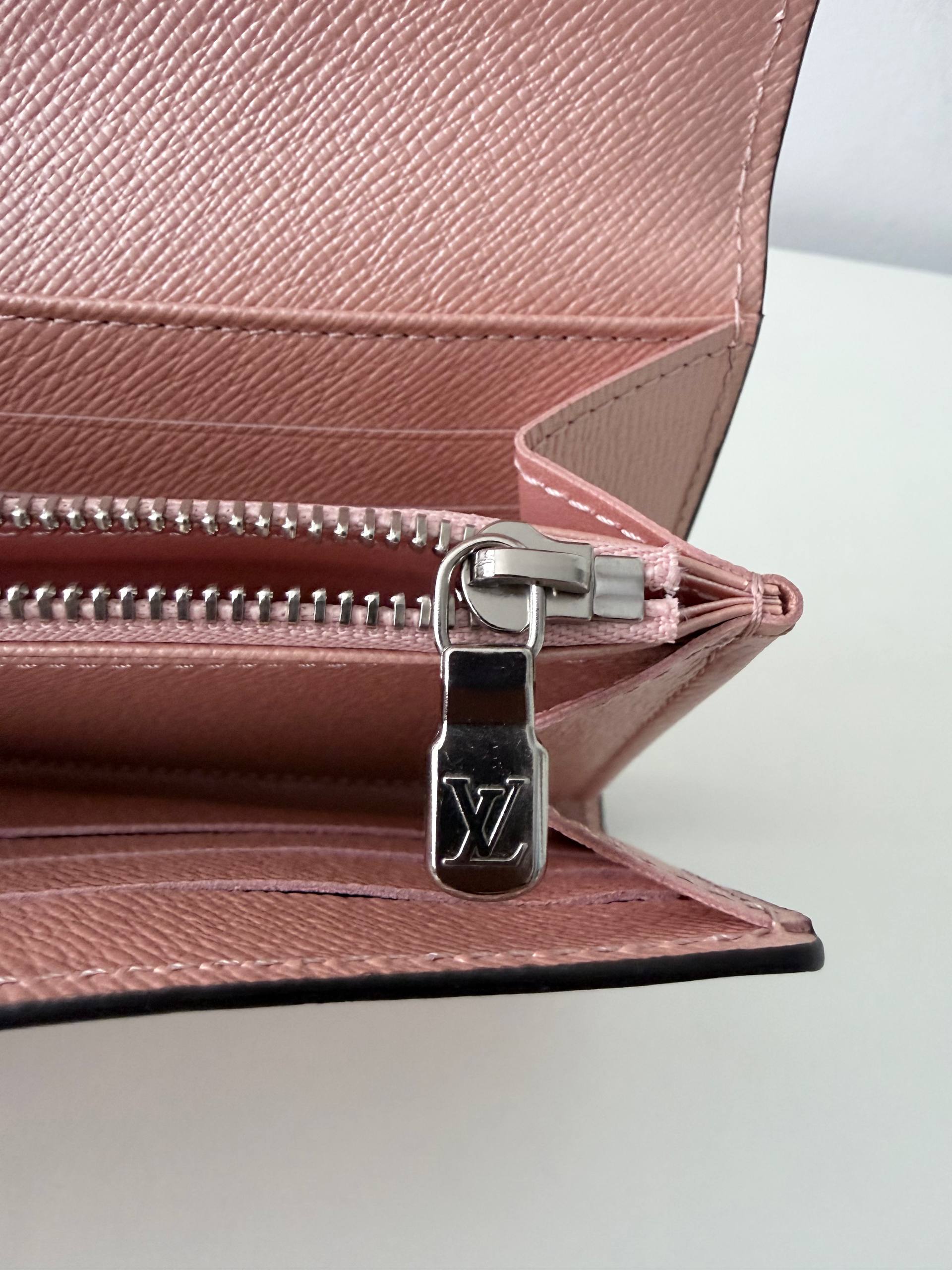 Epi Twist Wallet – Pink (Pre Owned)