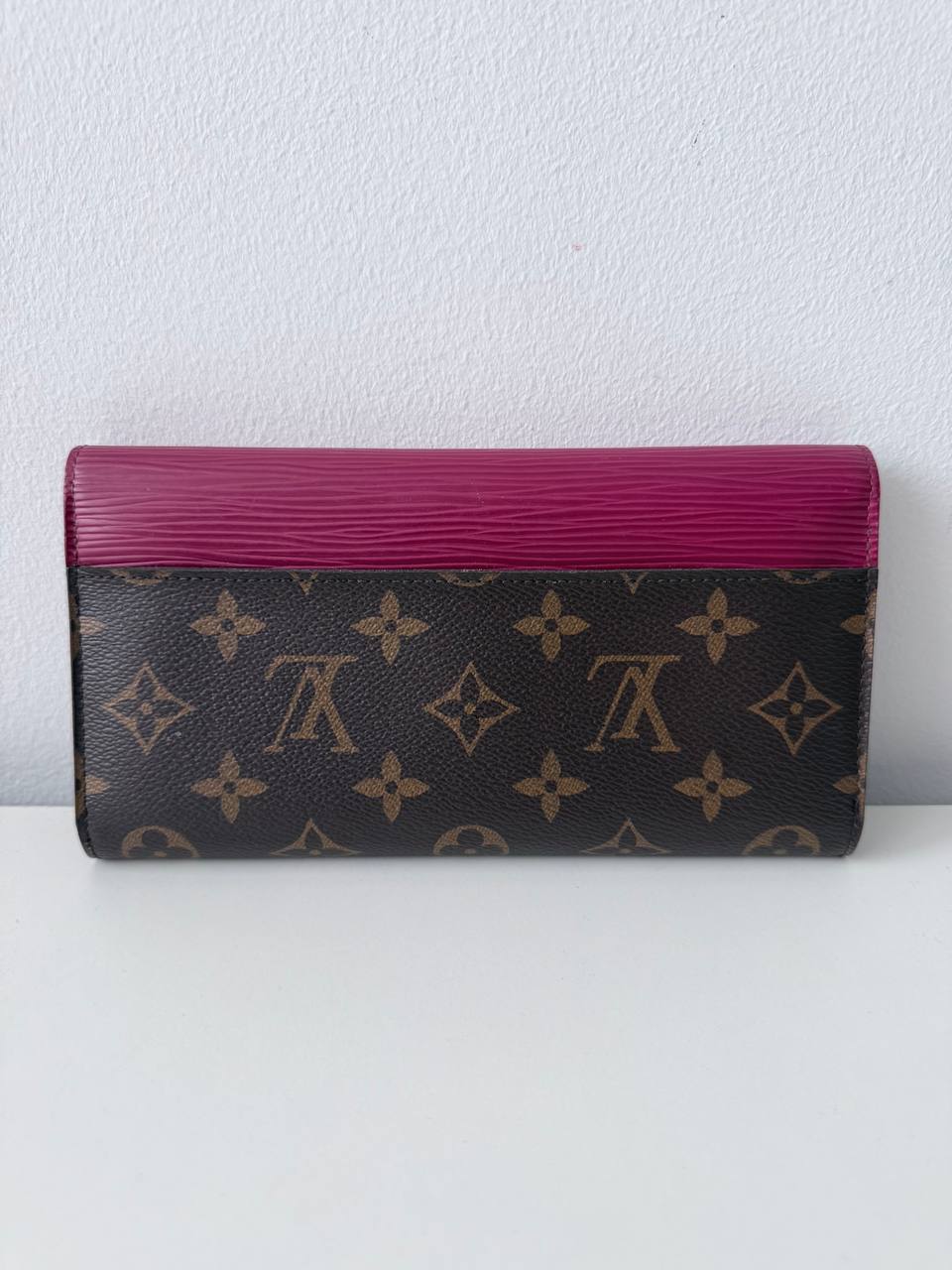 Sarah Wallet | Pre-Owned | Dust Bag Only | Like New