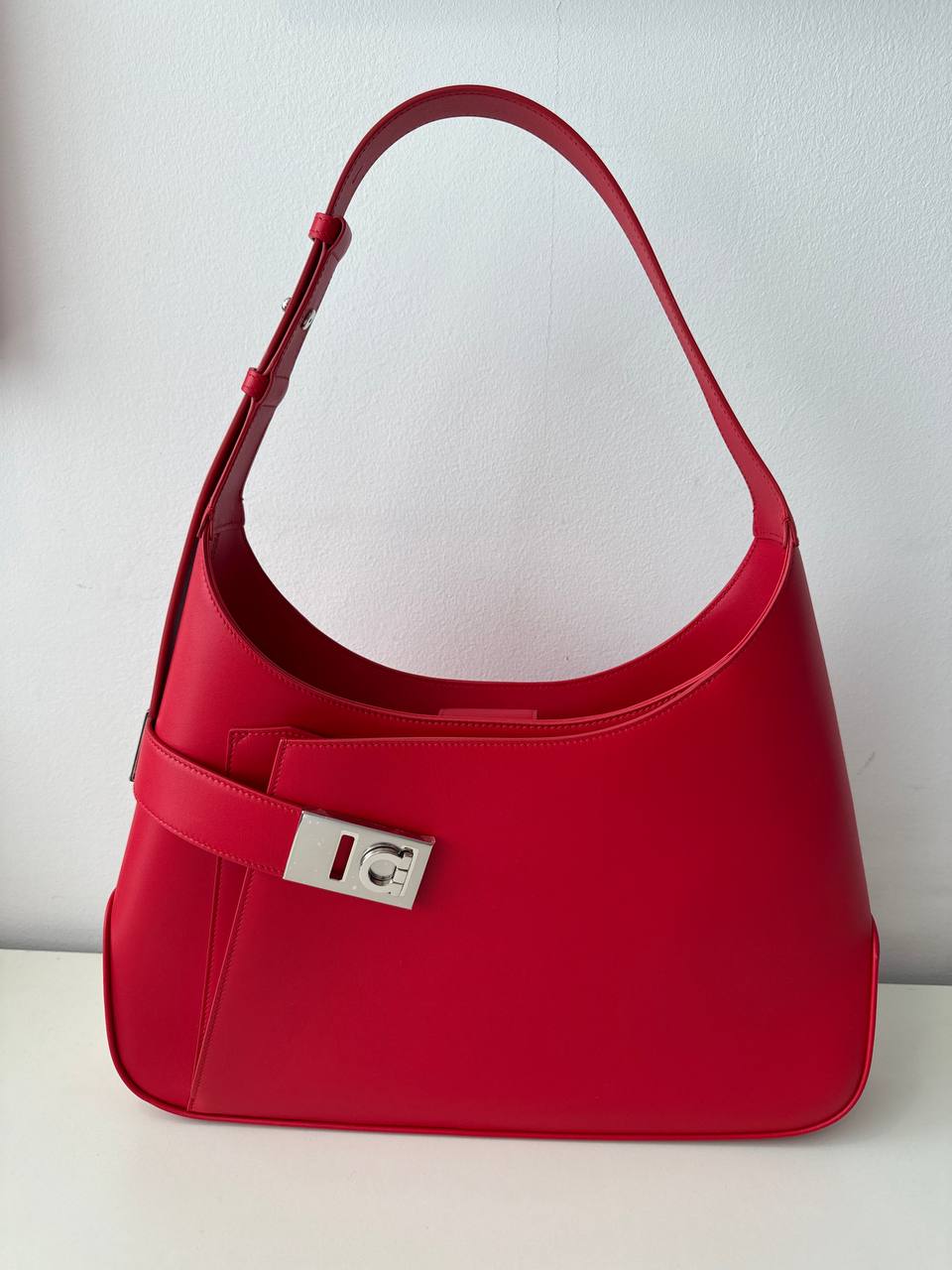 Pre-Owned Flame Red Calf Leather Shoulder Bag – Calf Leather