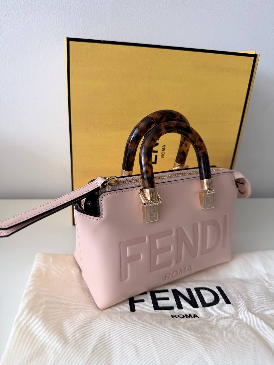 Freelove Pink Mini Top Handle Bag with Tortoiseshell Handles – Structured Leather Crossbody Satchel