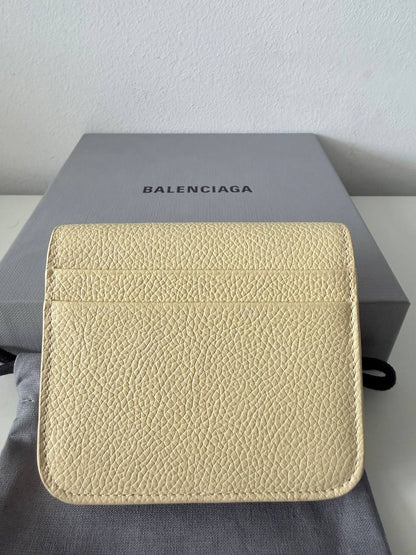 Pre-Owned Beige Leather Bi-Fold Wallet