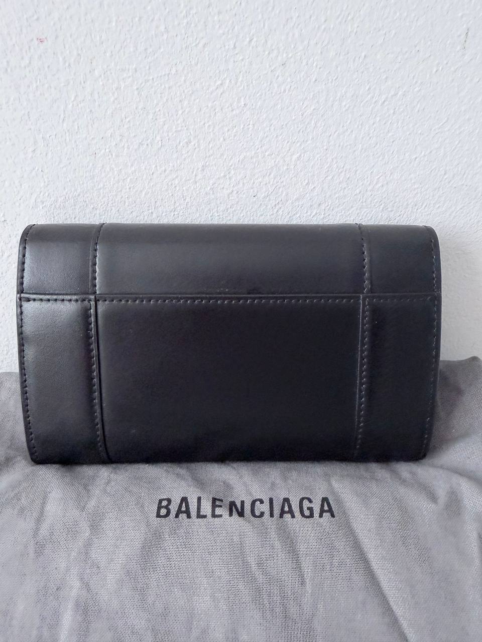 Cartera Continental Balenciaga B. Slim en Piel Negra