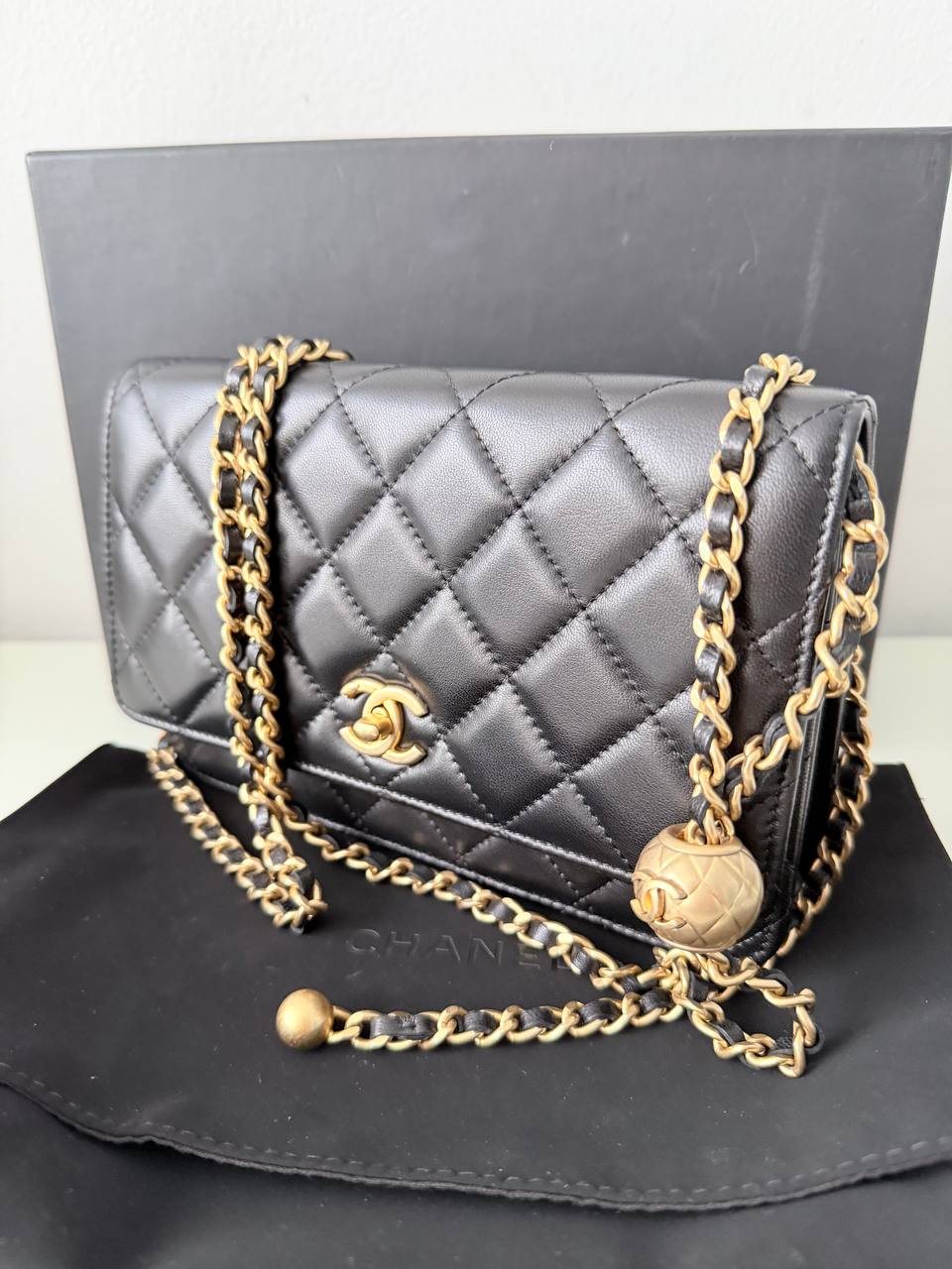 Bolso Wallet on Chain (WOC) Golden Ball en Piel Lambskin