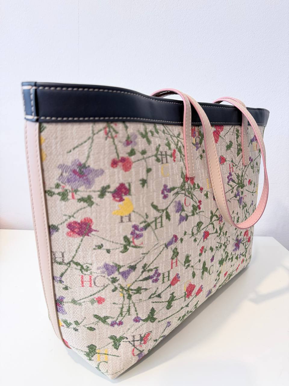 Bolso Tote CH Carolina Herrera Matryoshka Floral Jacquard en Lona Beige y Piel