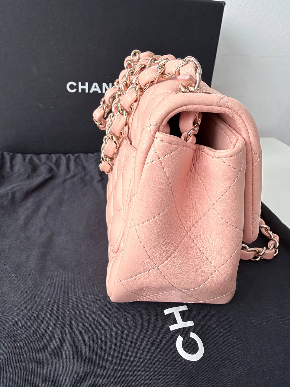 Bolso Chanel Mini Classic Flap Bag en Piel Lambskin Rosa Pastel