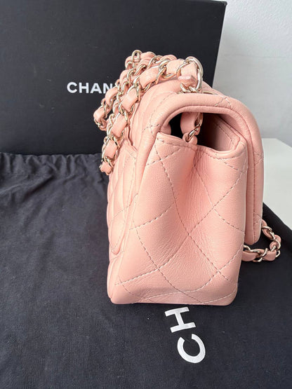 Bolso Chanel Mini Classic Flap Bag en Piel Lambskin Rosa Pastel