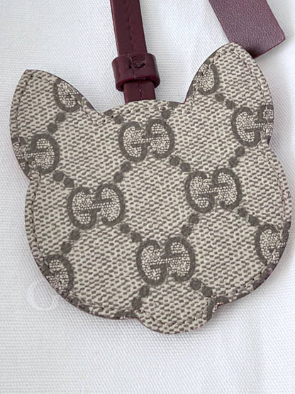 Charm de Bolso Gucci Cat Head Cabeza de Gato GG Supreme Canvas