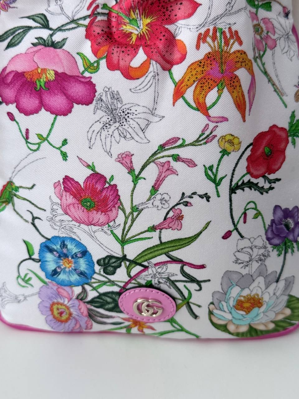 Neceser Gucci Flora Print Drawstring Pouch Bag en Nylon y Piel Rosa