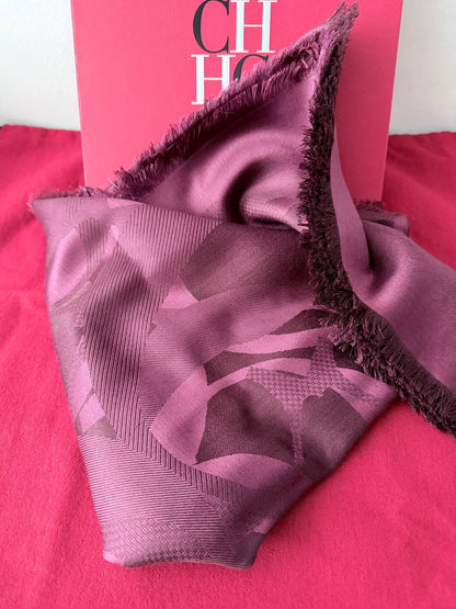 Carolina Herrera Monogram Scarf en Jacquard Púrpura