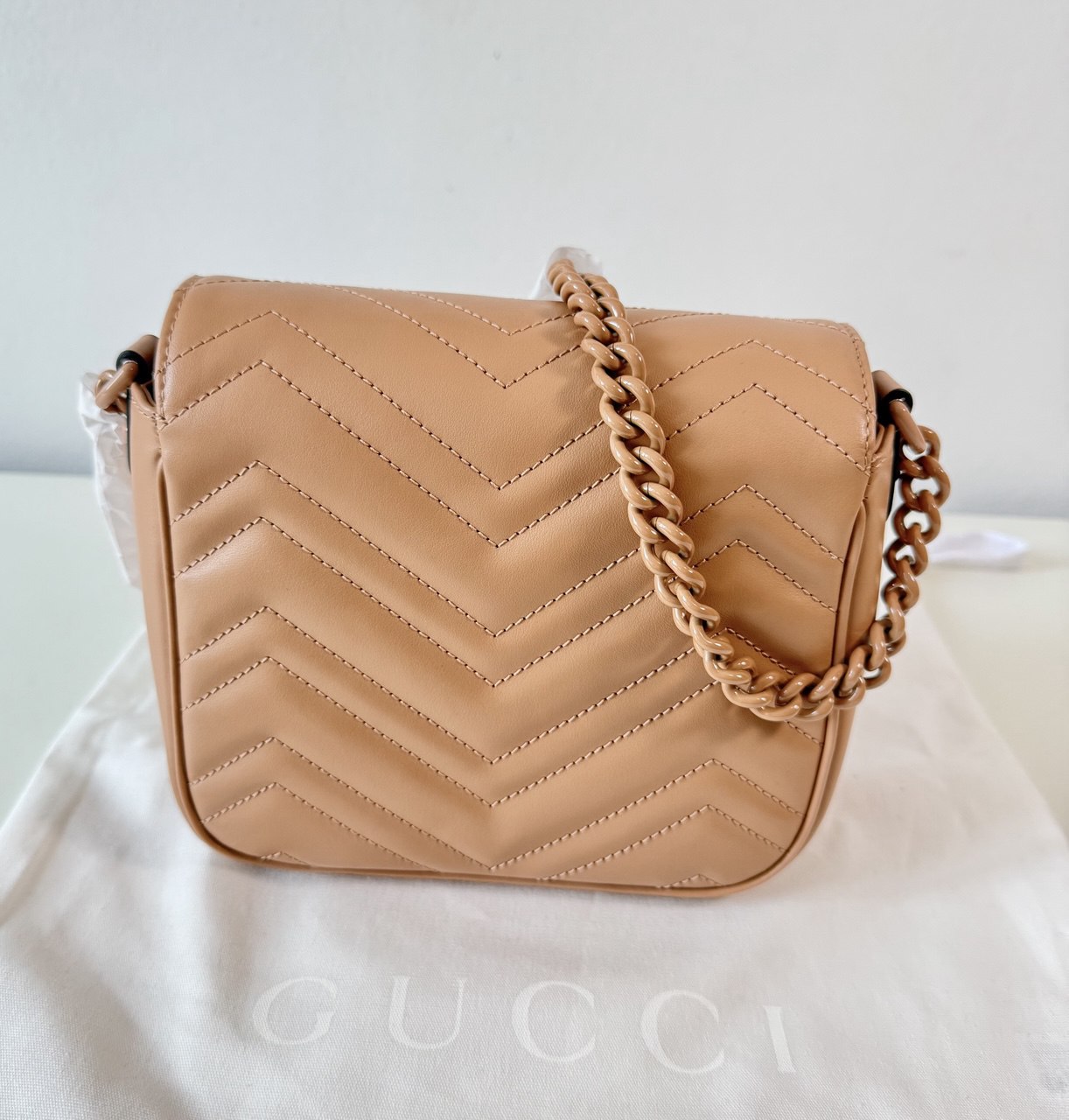 Pre-Owned Marmont Leather Shoulder Bag Beige