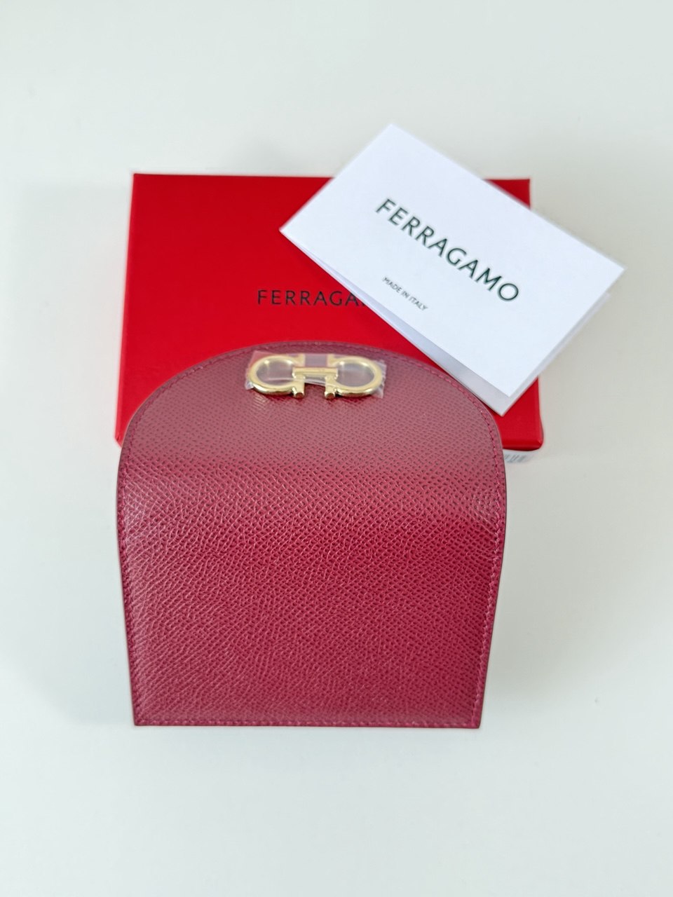 Pre-Owned PEBBLE CALF WALLET CARMINE