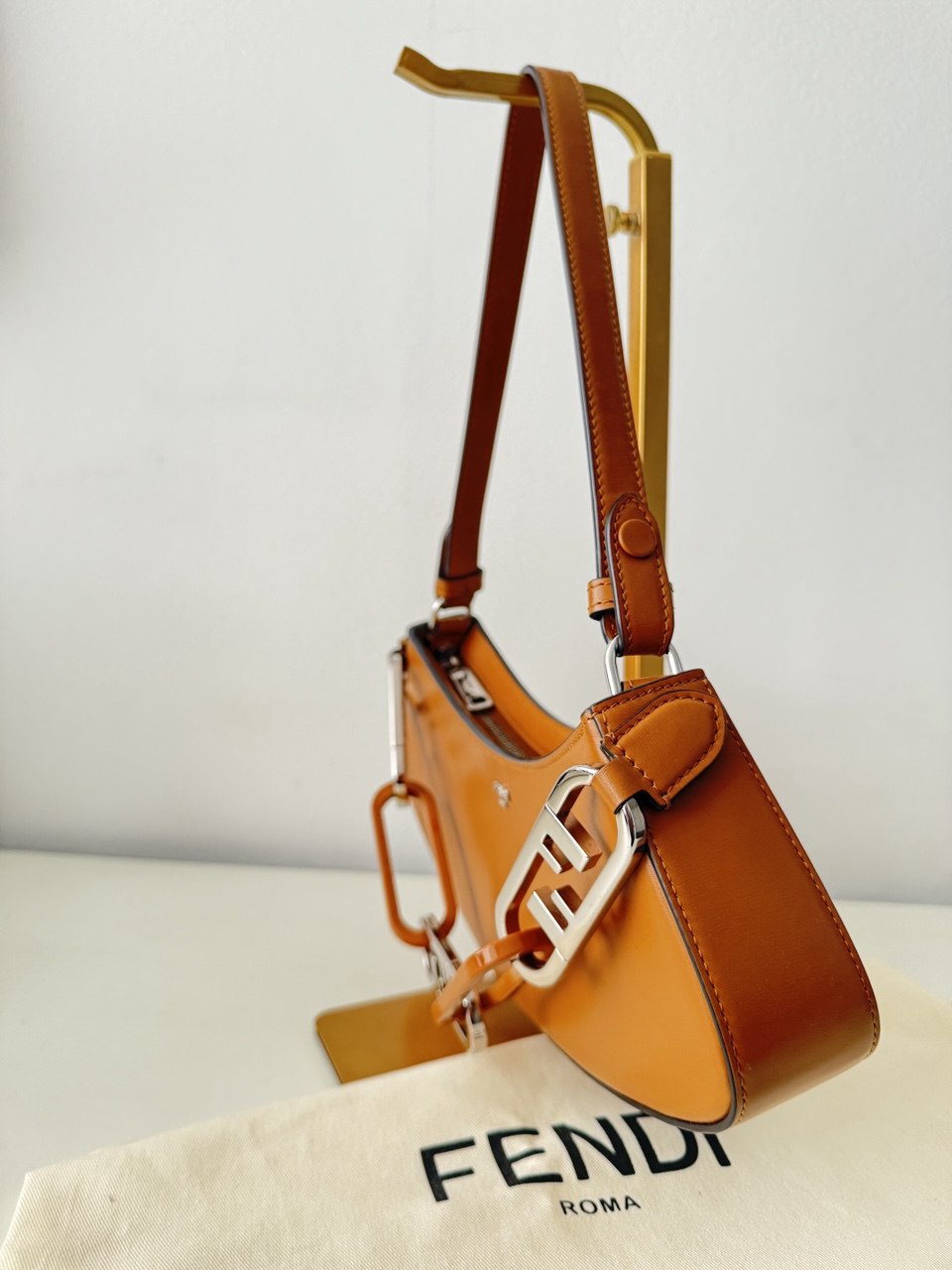 Bolso de diseñador en piel caramelo | Pre loved luxury bag