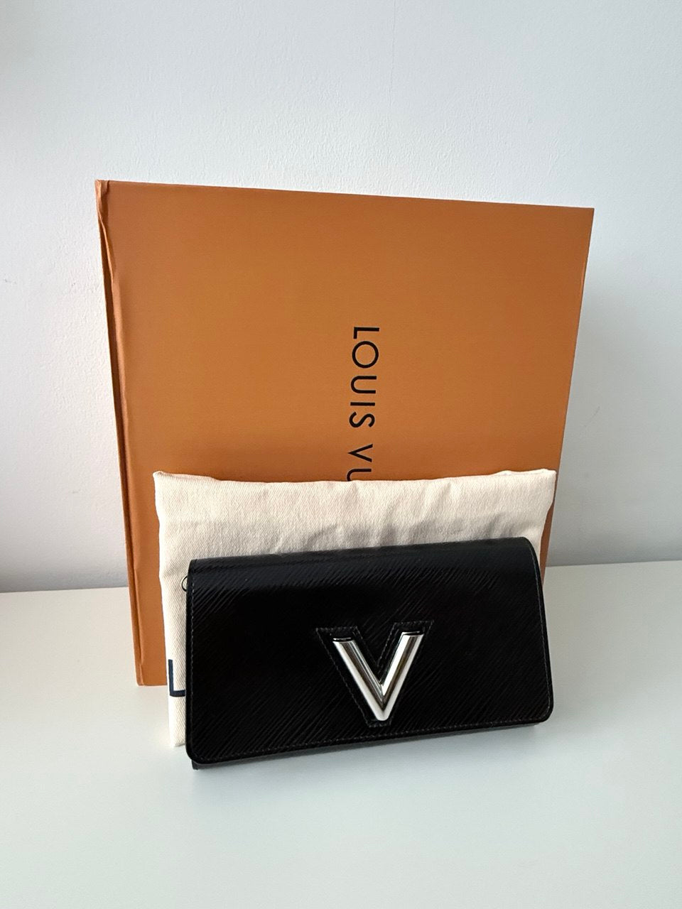 Structured Black Bag | Pre Loved Luxury Shoulder Bag