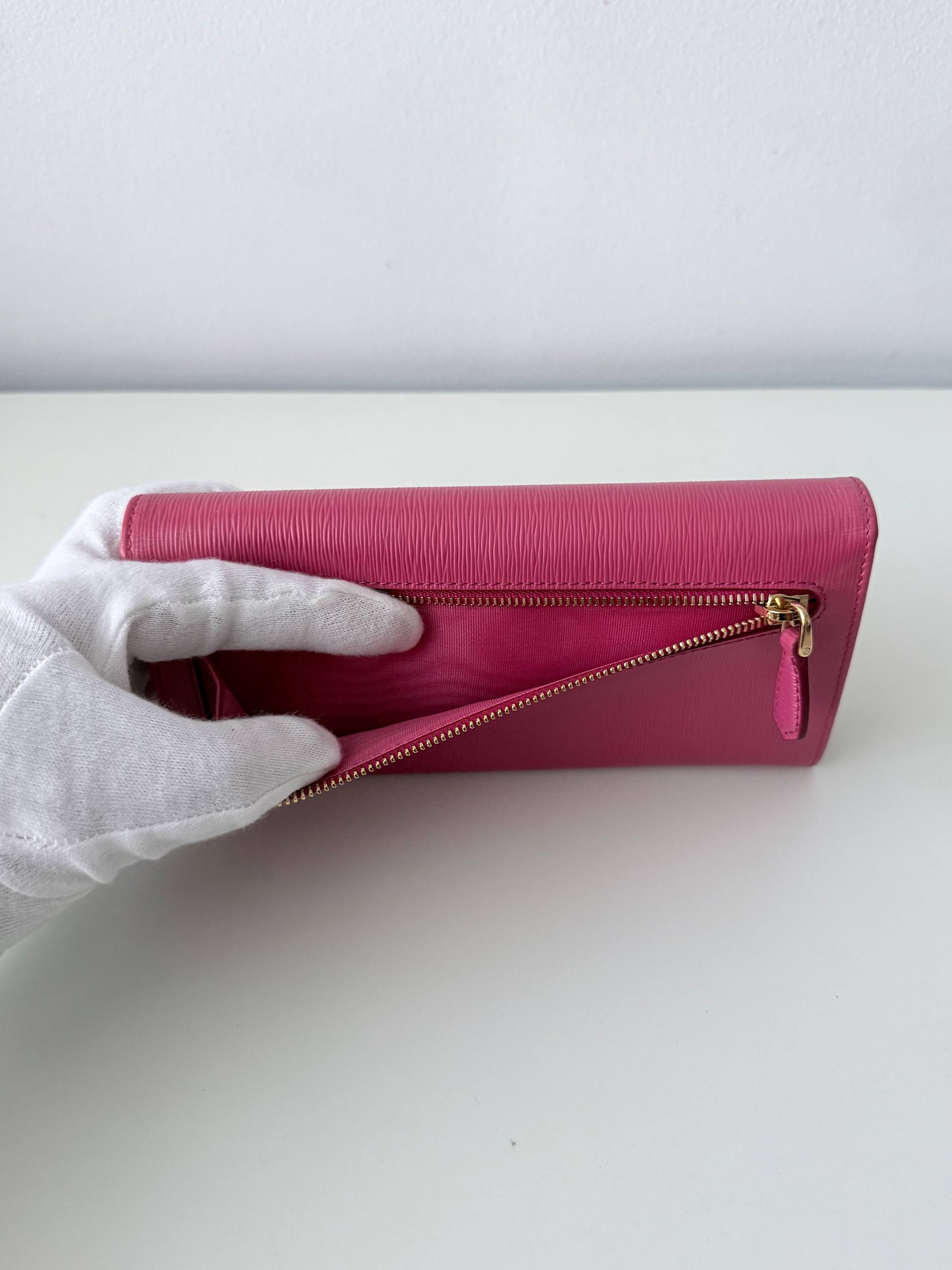 Saffiano Continental Wallet – Pink Leather (Pre Owned)