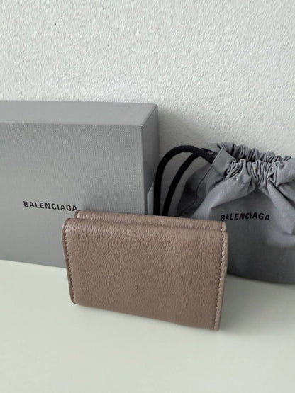 Envelope Leather Compact Wallet – Pre-Owned