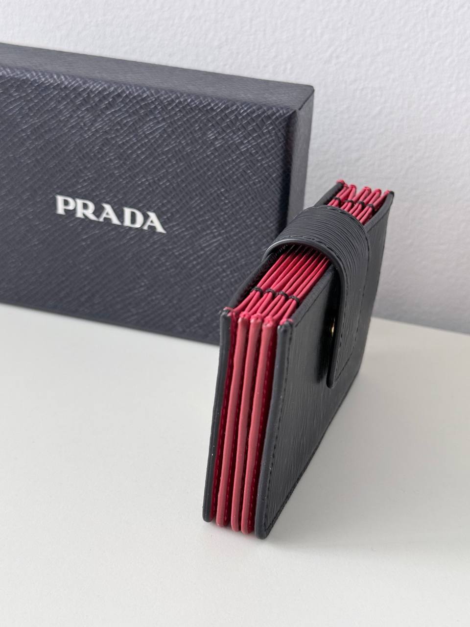 Milano Accordion Card Holder | | Full Set | Like New ️