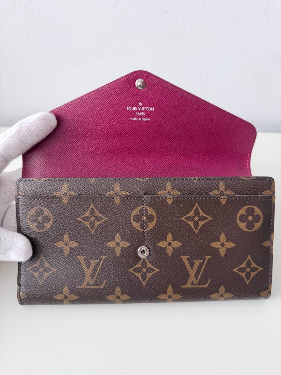 Sarah Wallet | Pre-Owned | Dust Bag Only | Like New