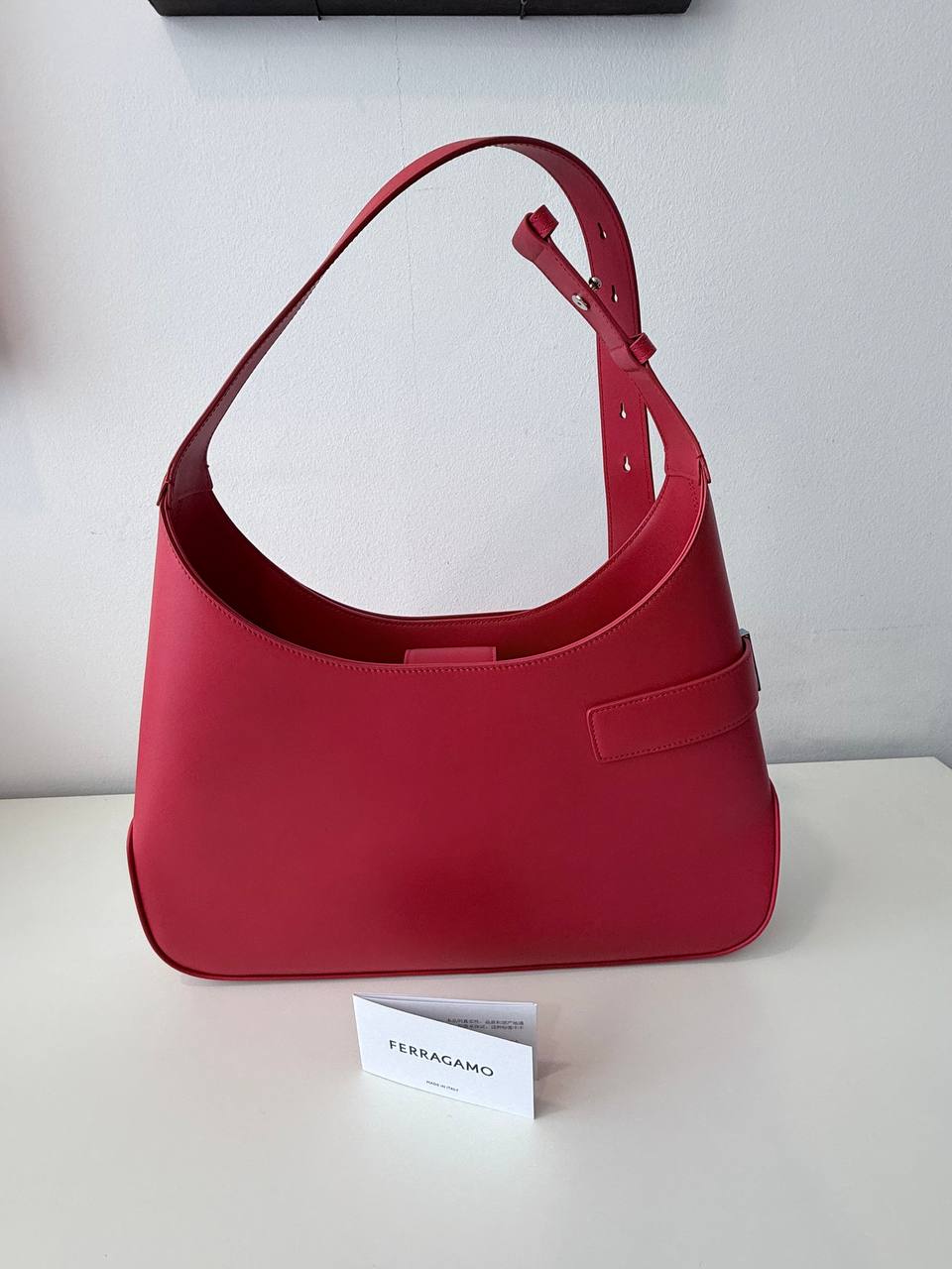 Pre-Owned Flame Red Calf Leather Shoulder Bag – Calf Leather