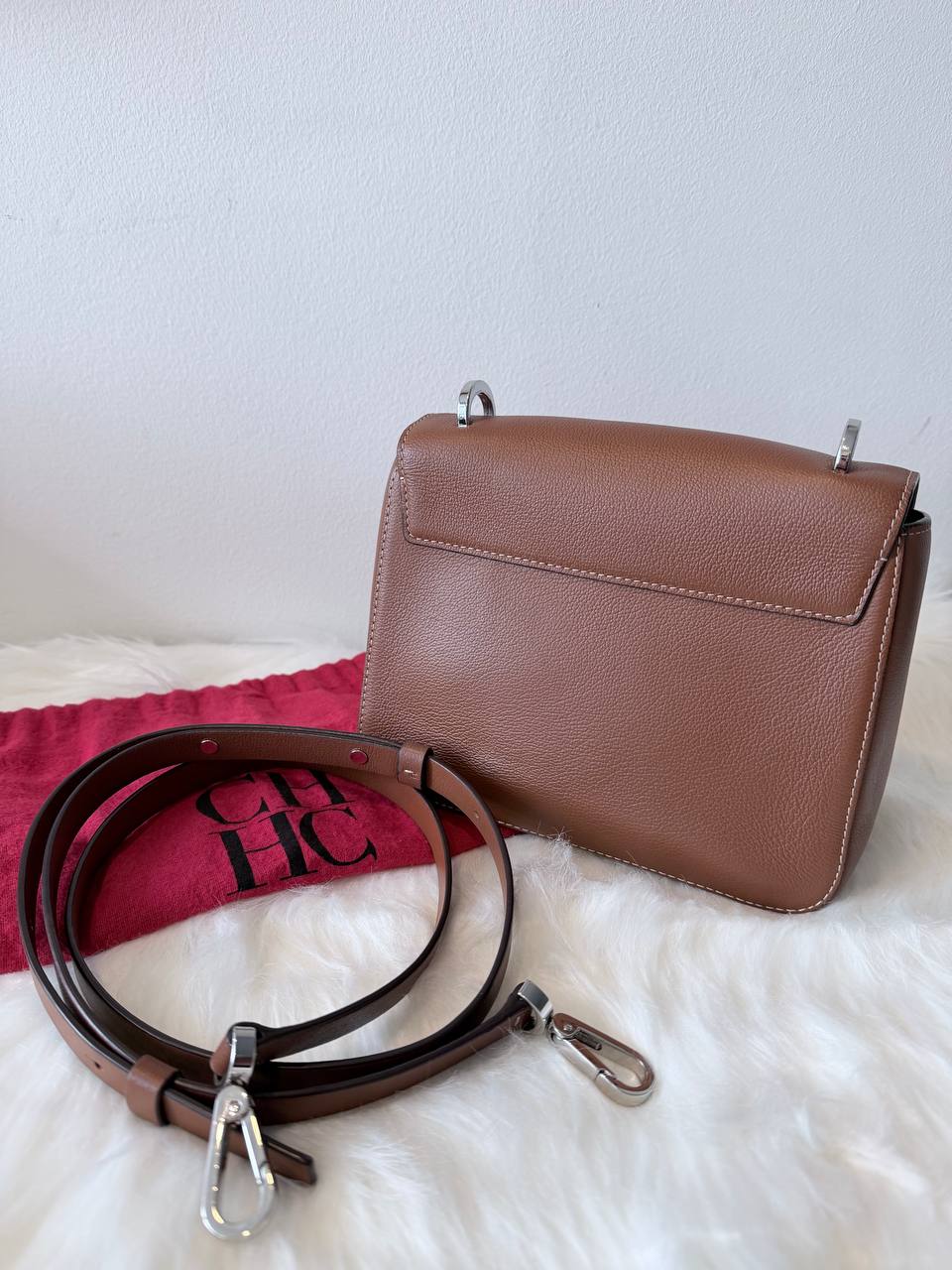 Insignia Leather Shoulder Bag – Brown – Pre-Loved | Full Set