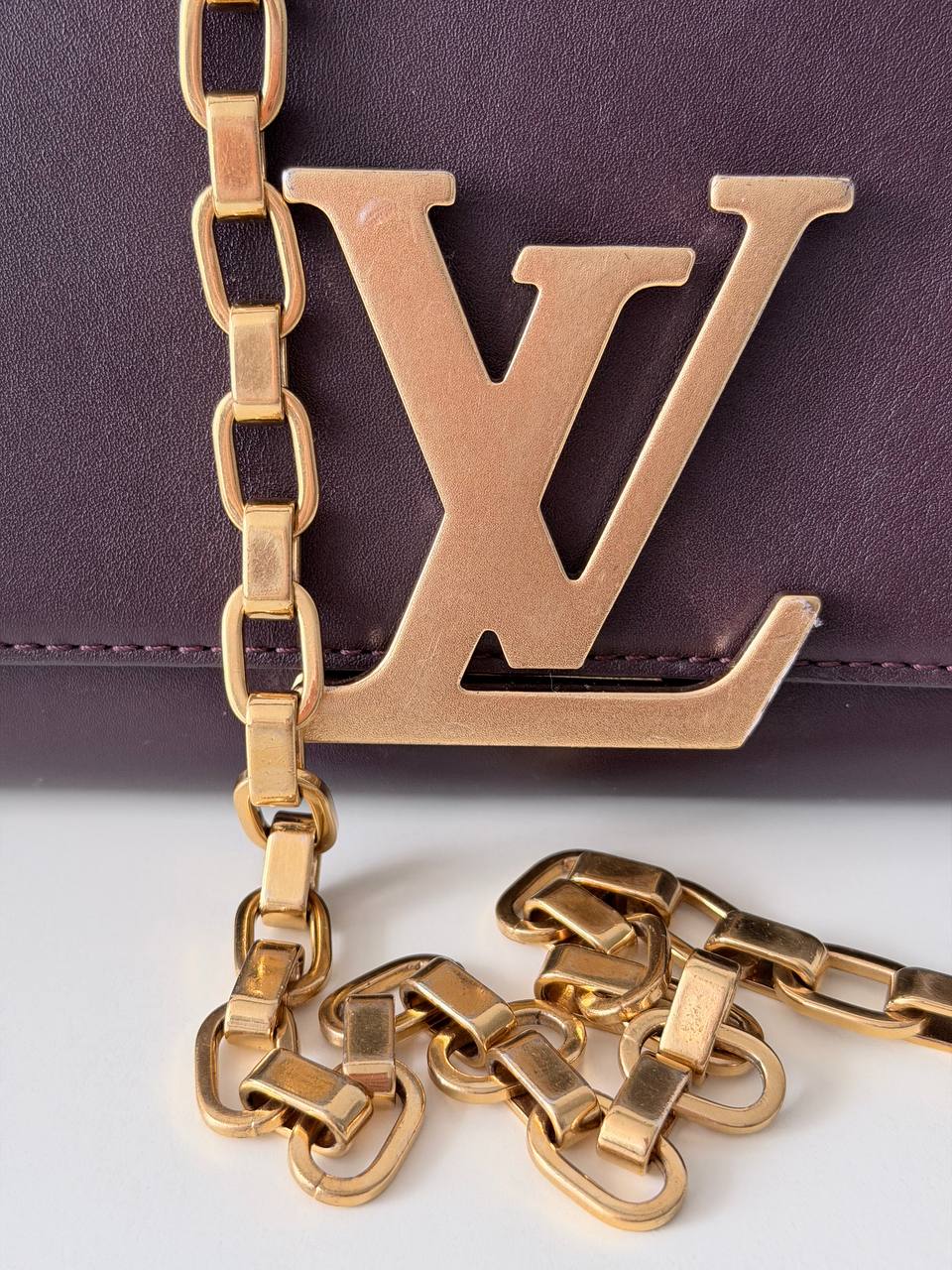 Louise Chain Wallet – Burgundy Leather & Gold Hardware – Pre-Loved Authentic