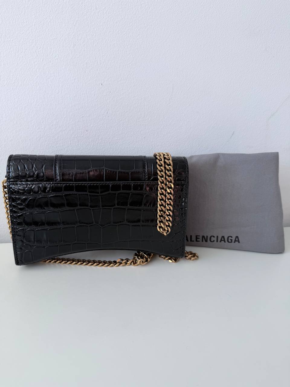 Hourglass Chain Wallet Croc-Embossed Black Leather Gold Hardware (Full Set, Pre-Owned)