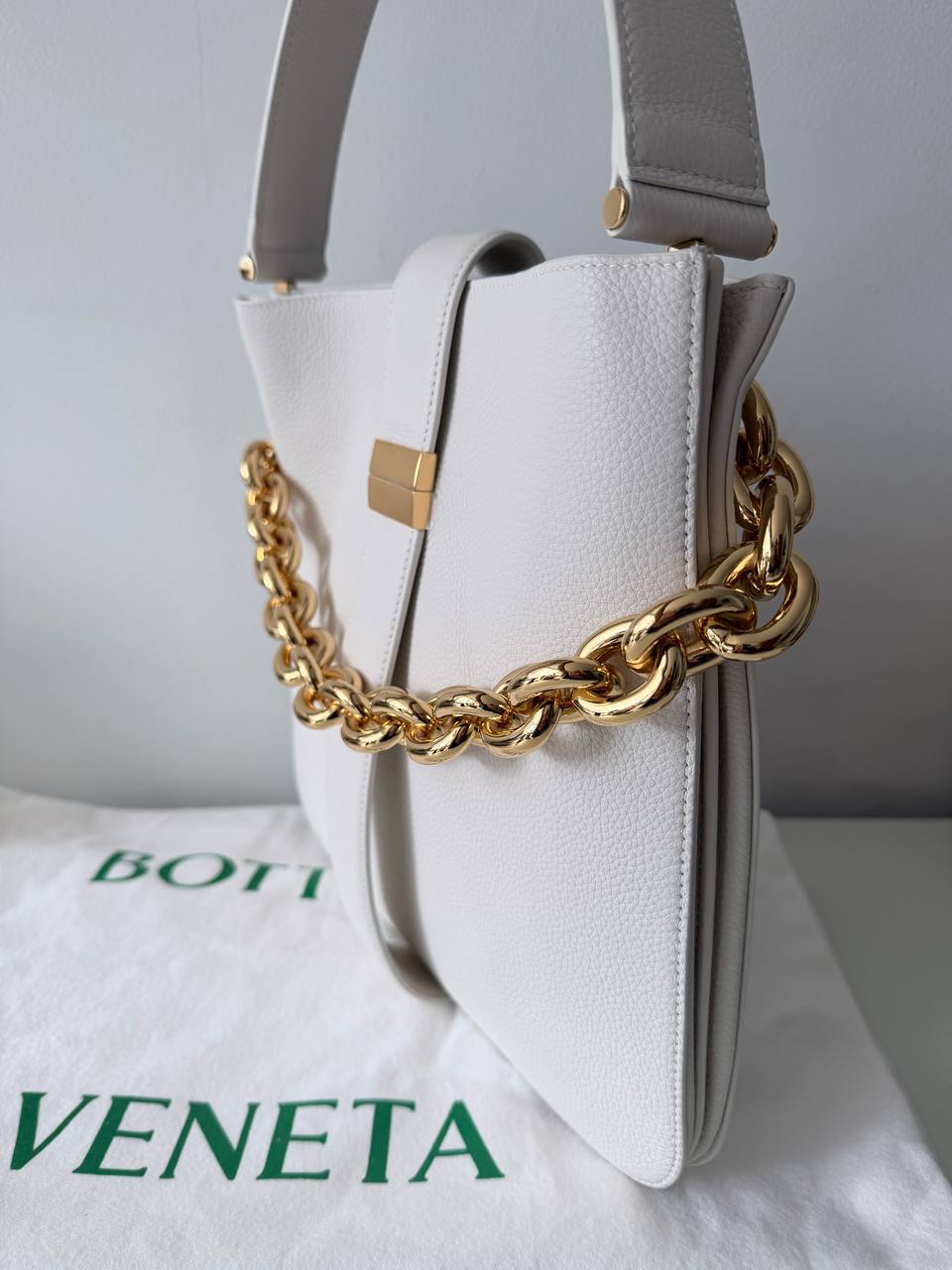 Pre-Owned Marie leather handbag White in Leather