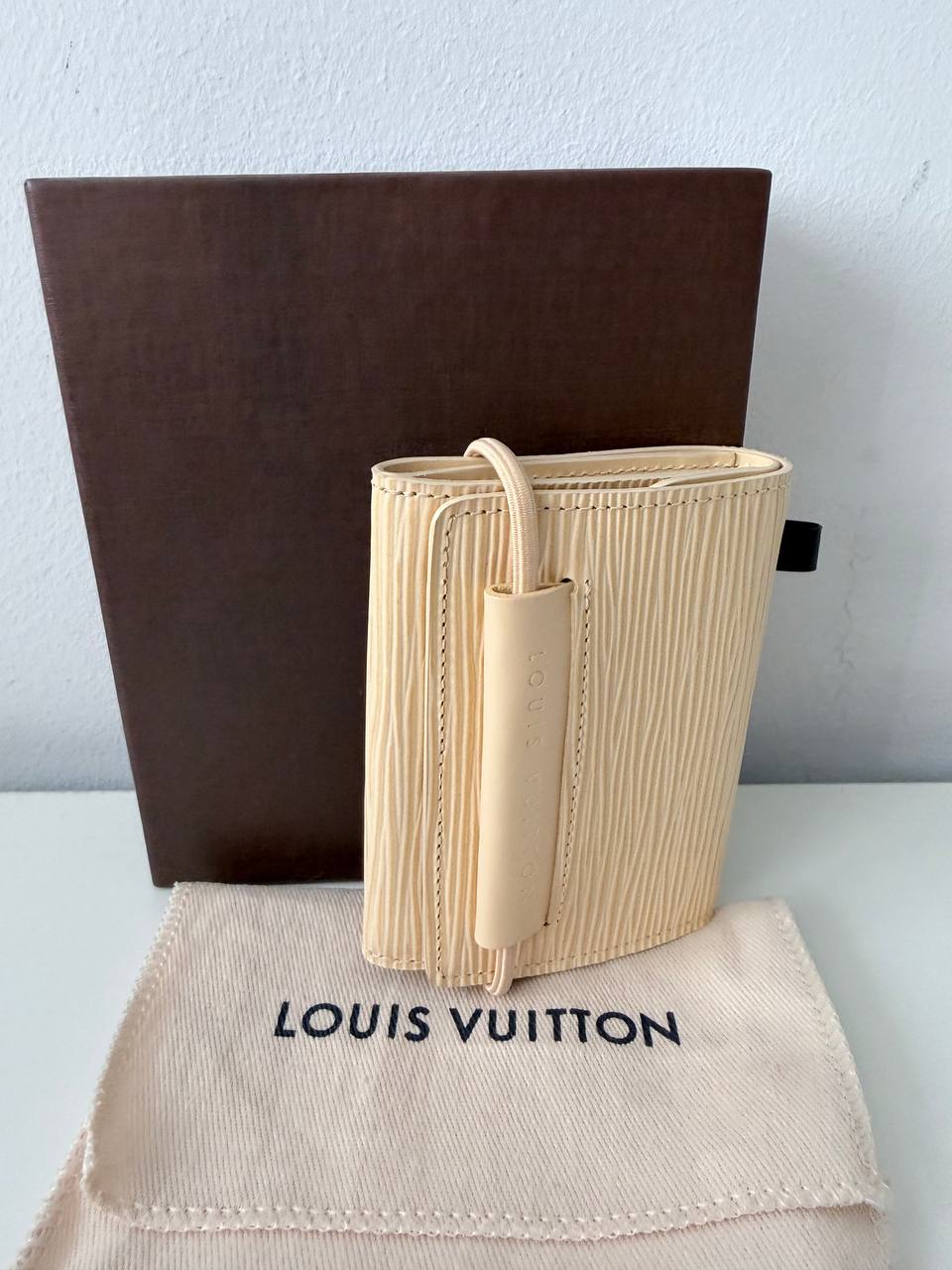 Cartera Louis Vuitton Porte-Valeurs en Cuero Epi Color Beige Vainilla