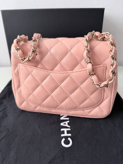Bolso Chanel Mini Classic Flap Bag en Piel Lambskin Rosa Pastel