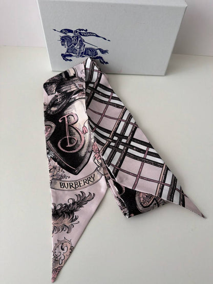 Pañuelo Lazo de Seda Burberry Crest & Monogram Skinny Scarf