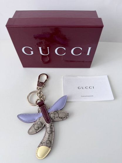 Llavero Gucci Dragonfly Bag Charm en Lona GG Supreme